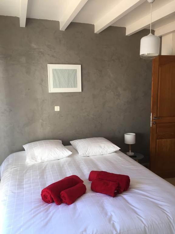 Chambres D'Hotes Des Tours A La Rochelle Ла-Рошель Екстер'єр фото